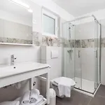 Homes Ostro 4*