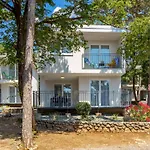 Homes Ostro Kompleks wypoczynkowy