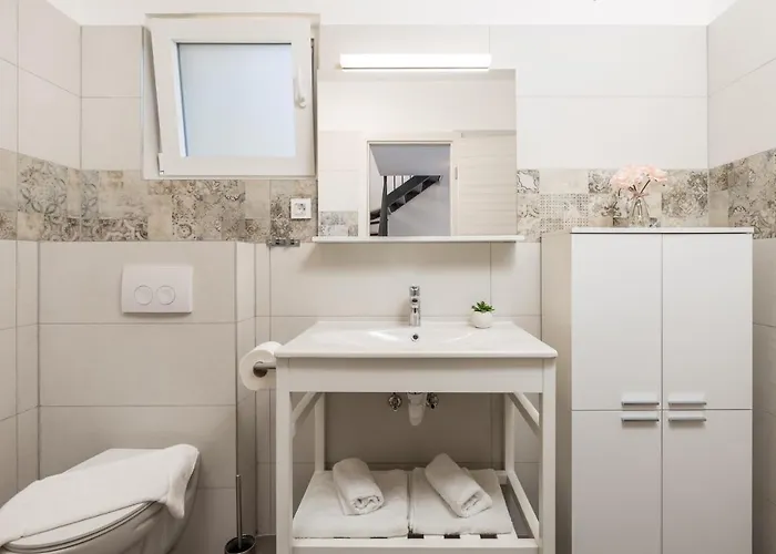 Homes Ostro Kraljevica