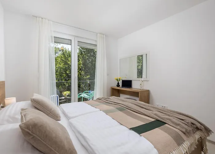Homes Ostro